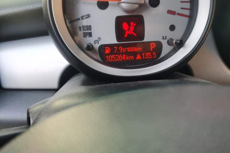 Used MINI Clubman 2007 1.6L COOPER Fun Odometer Close Up