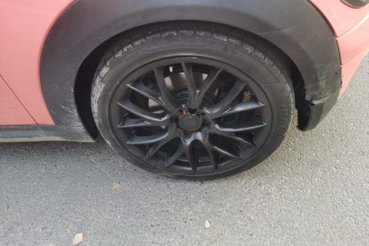 Used MINI Clubman 2007 1.6L COOPER Fun Right Front Wheel Hub