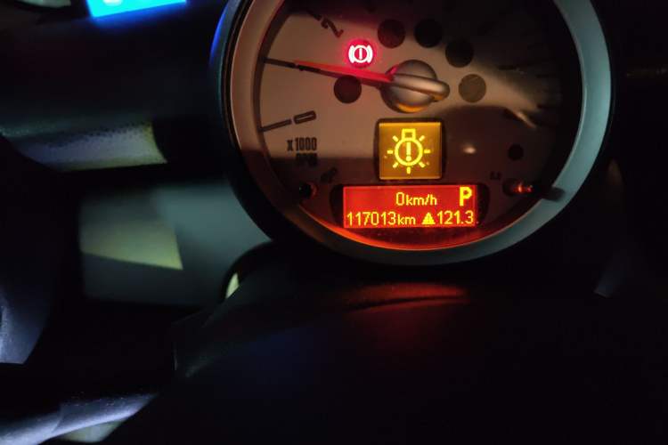 Used MINI Clubman 2007 1.6L COOPER Fun Odometer Close Up
