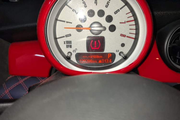 Used MINI Clubman 2010 1.6L COOPER Cheer Odometer Close Up