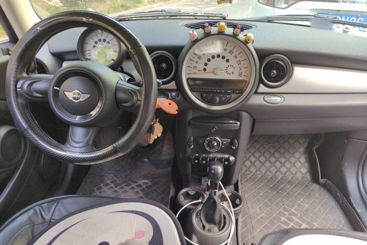 Used MINI Clubman 2011 1.6L ONE Center Console