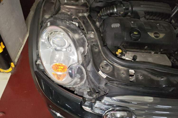 Used MINI Clubman 2011 1.6L COOPER Excitement Engine Bay Right