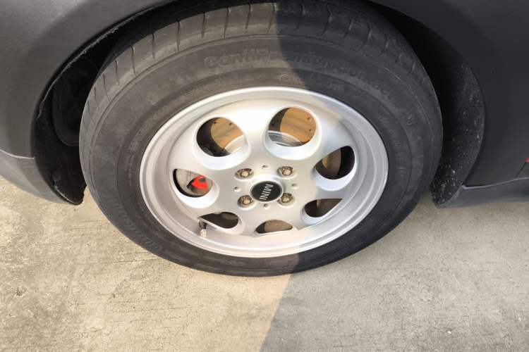 Used MINI Clubman 2011 1.6L ONE Left Front Wheel Hub