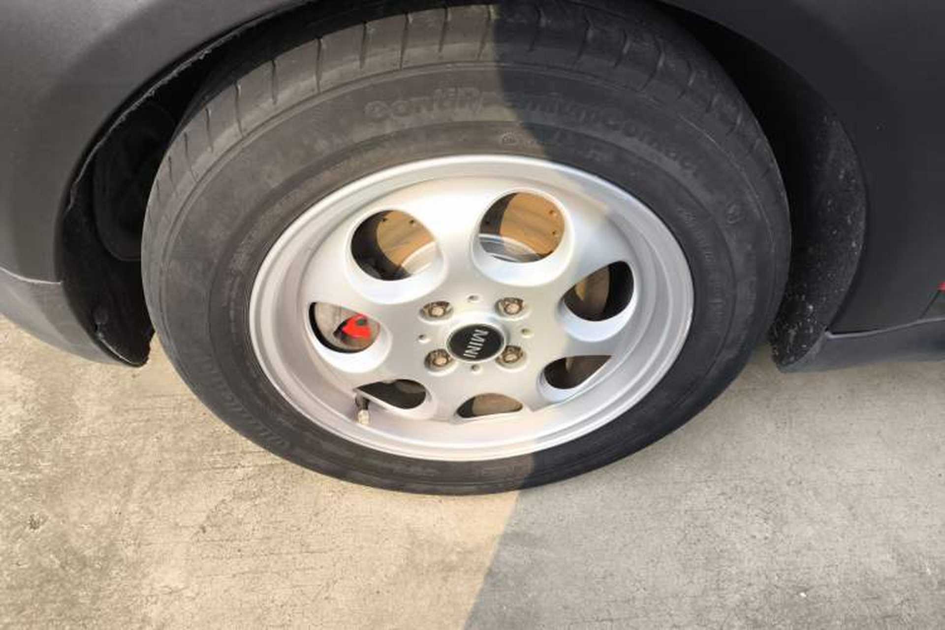 Used MINI Clubman 2011 1.6L ONE Left Front Wheel Hub
