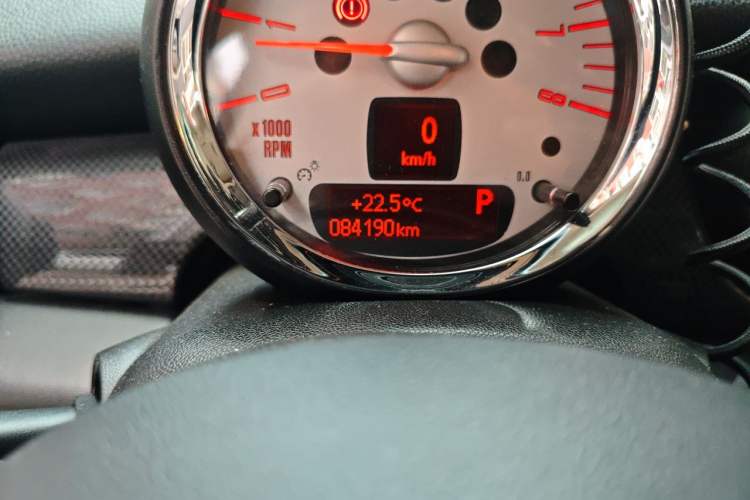 Used MINI Clubman 2011 1.6T COOPER S Odometer Close Up