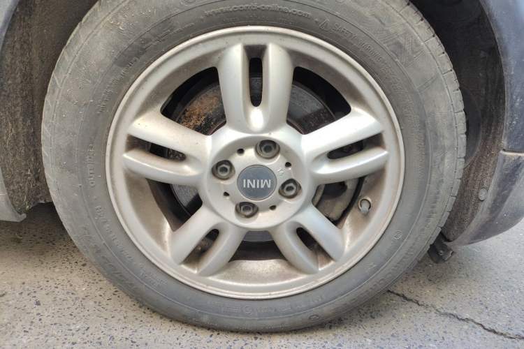 Used MINI Clubman 2011 1.6L ONE Right Front Wheel Hub