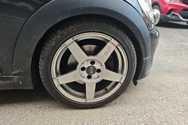 Used MINI Clubman 2011 1.6T COOPER S Right Front Wheel Hub