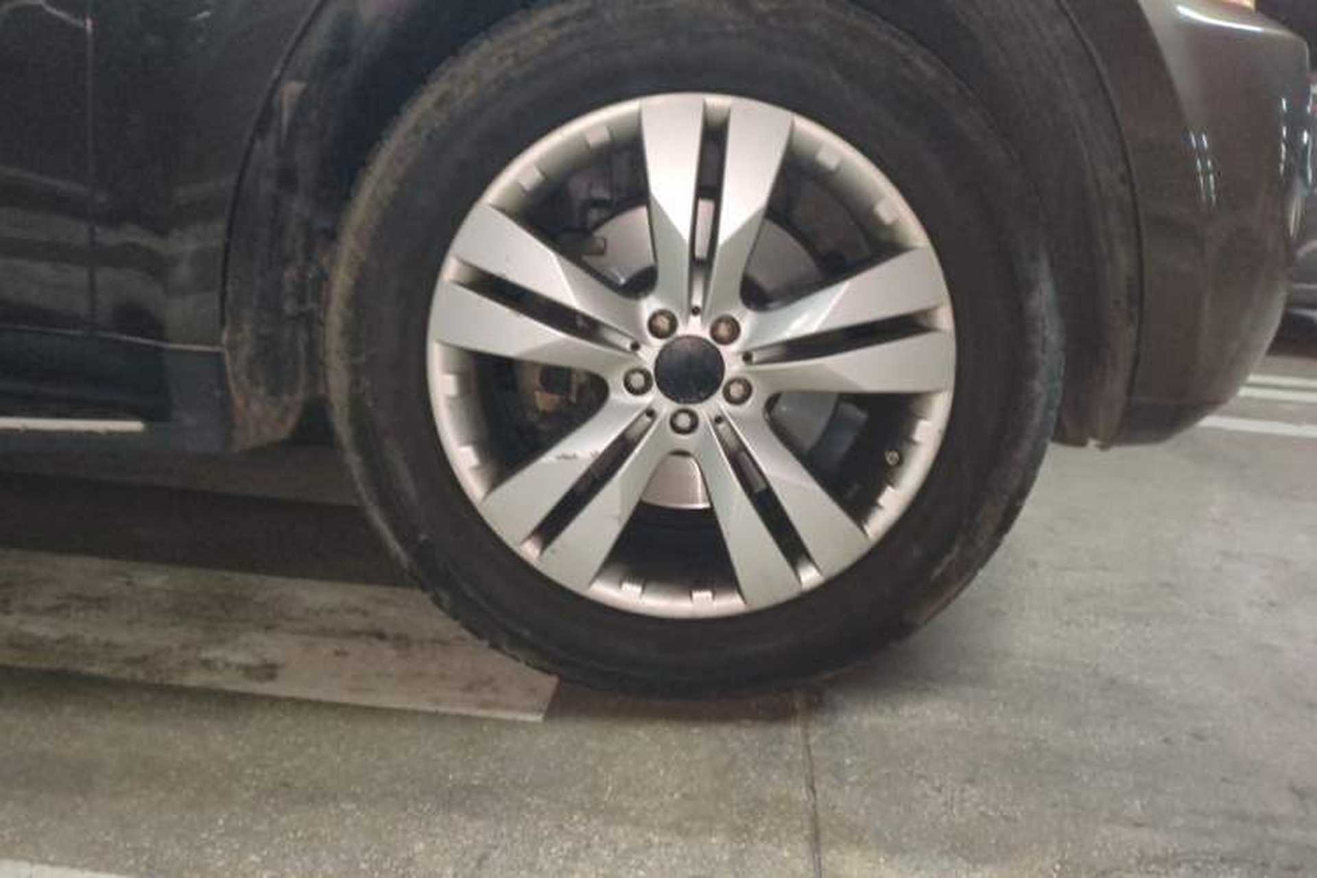 Used MINI Clubman 2011 1.6T COOPER S Right Front Wheel Hub