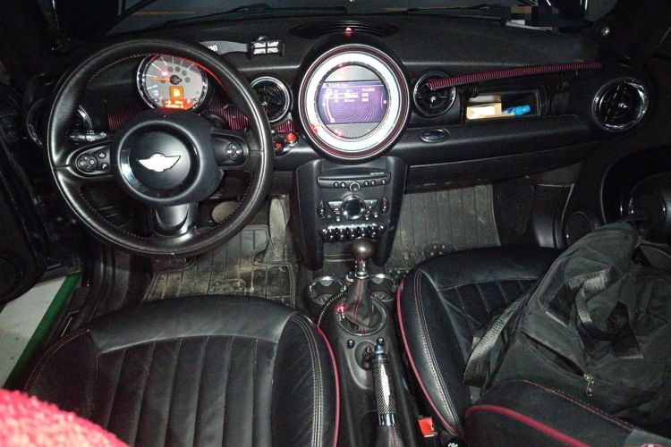 Used MINI Clubman 2011 1.6L COOPER Hampton Center Console