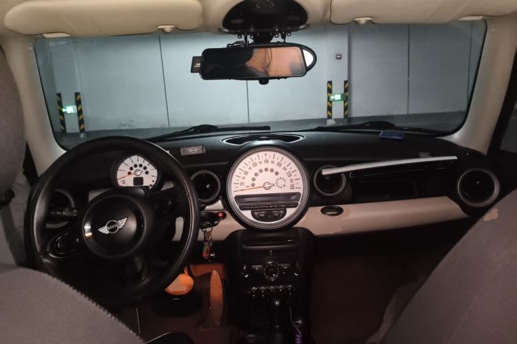 Used MINI Clubman 2011 1.6L ONE Center Console