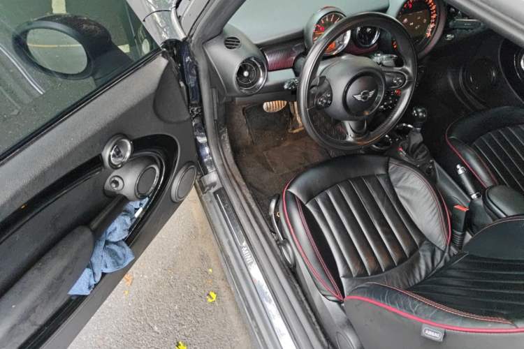 Used MINI Clubman 2011 1.6T COOPER S Hampton Driver Seat