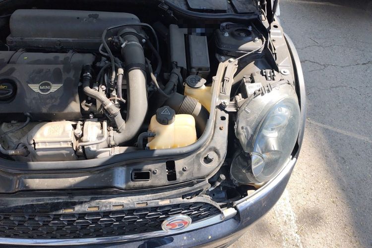 Used MINI Clubman 2011 1.6T COOPER S Hampton Engine Bay Left
