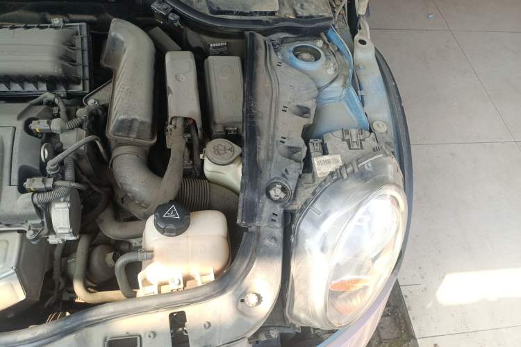 Used MINI Clubman 2011 1.6L ONE Engine Bay Left