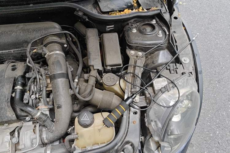 Used MINI Clubman 2011 1.6T COOPER S Hampton Engine Bay Left