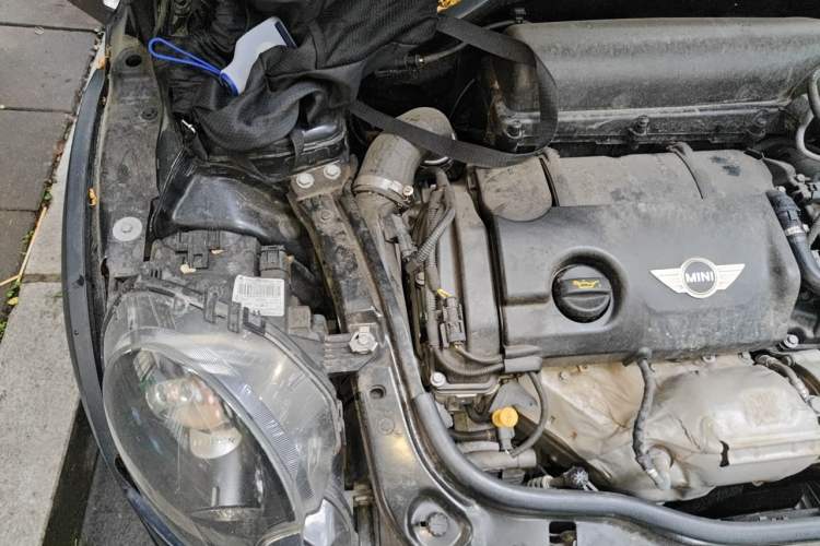 Used MINI Clubman 2011 1.6T COOPER S Hampton Engine Bay Right