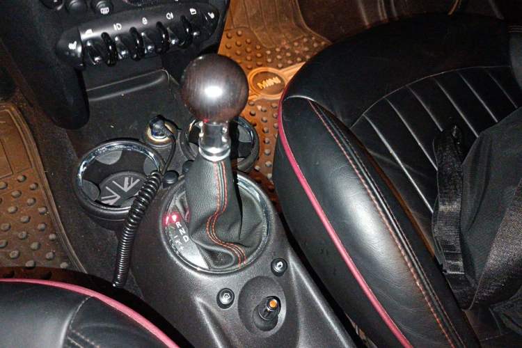 Used MINI Clubman 2011 1.6L COOPER Hampton Gear Lever