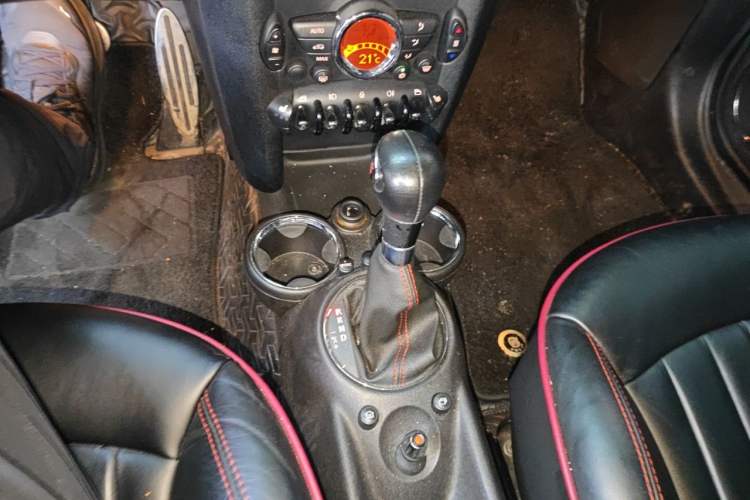 Used MINI Clubman 2011 1.6T COOPER S Hampton Gear Lever