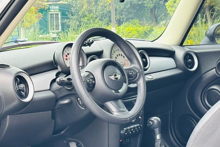 Used MINI Clubman 2011 1.6L COOPER Fun Interior 1