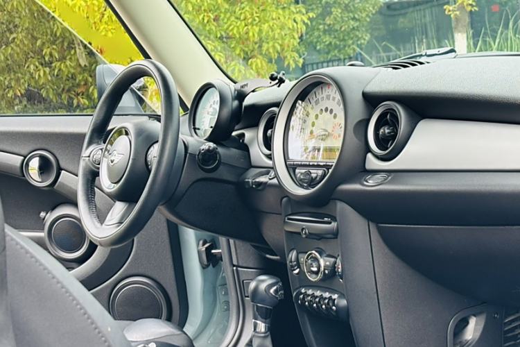 Used MINI Clubman 2011 1.6L COOPER Fun Interior 3