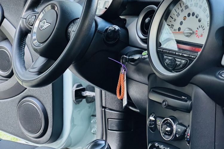 Used MINI Clubman 2011 1.6L COOPER Fun Interior 3