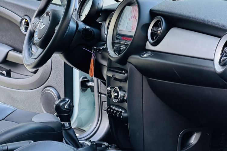 Used MINI Clubman 2011 1.6L COOPER Fun Interior 5