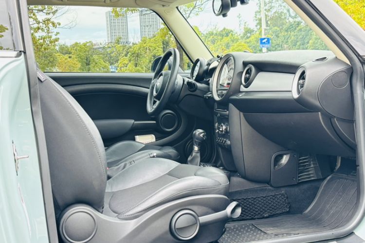 Used MINI Clubman 2011 1.6L COOPER Fun Interior 8