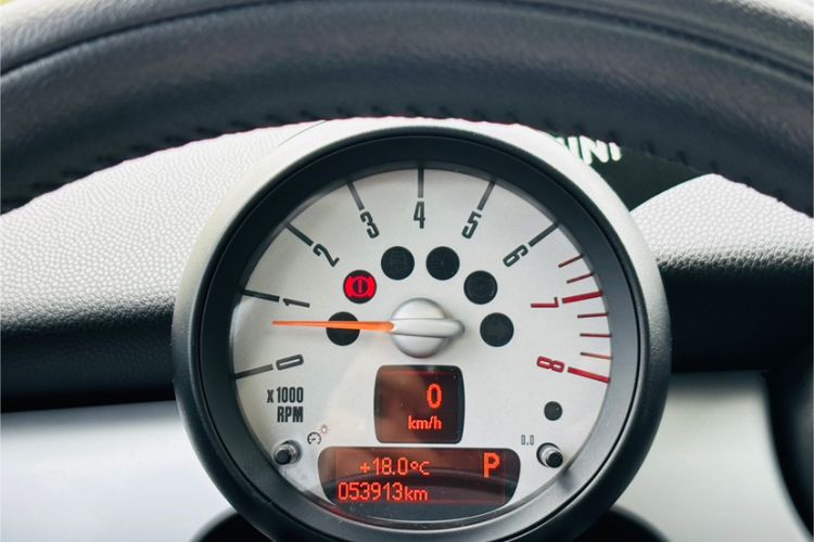 Used MINI Clubman 2011 1.6L COOPER Fun Odometer Close Up