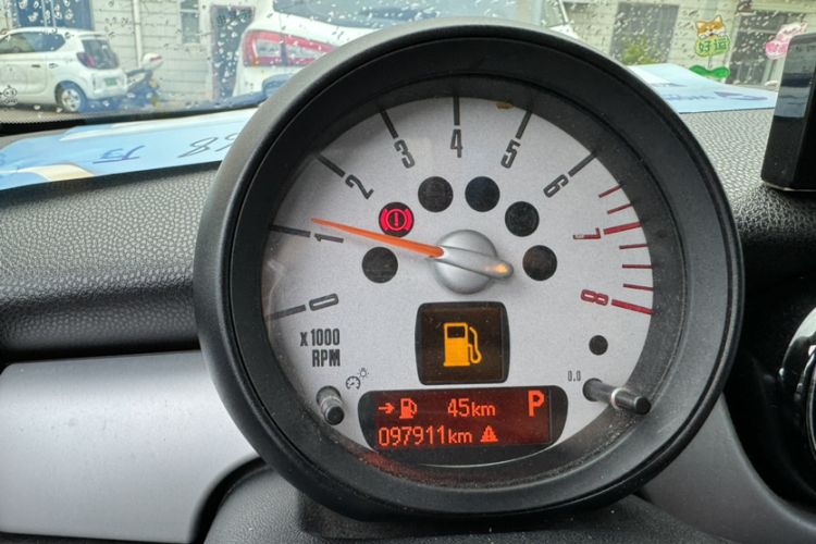 Used MINI Clubman 2011 1.6L ONE Odometer Close Up