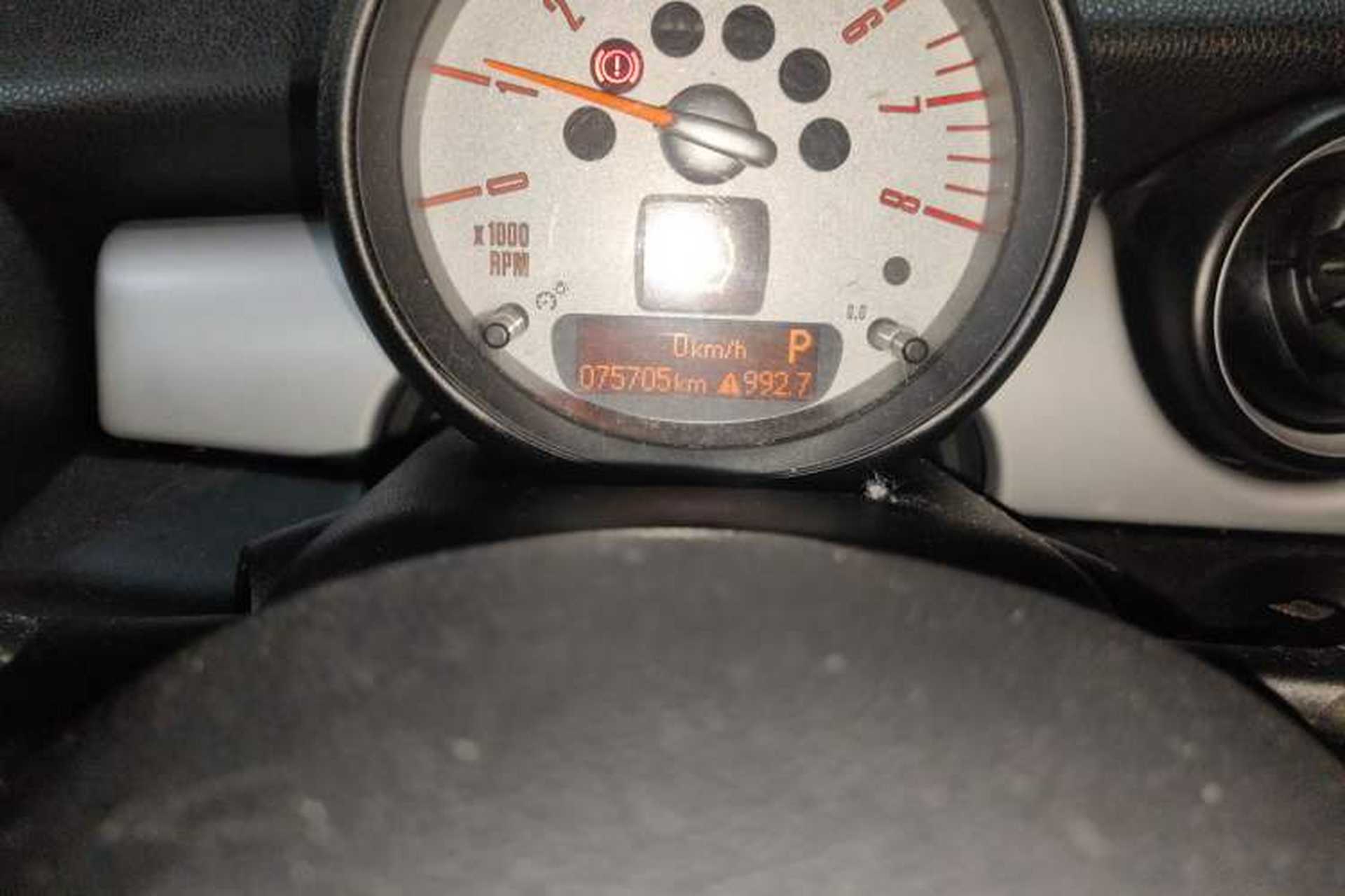 Used MINI Clubman 2011 1.6L COOPER Fun Odometer Close Up