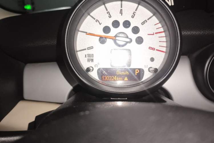 Used MINI Clubman 2011 1.6L ONE Odometer Close Up