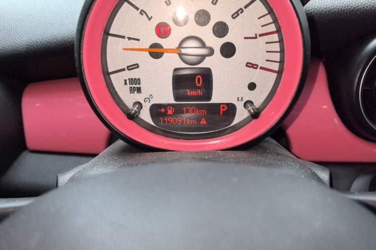 Used MINI Clubman 2011 1.6L ONE Odometer Close Up