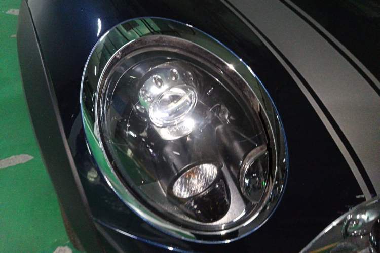 Used MINI Clubman 2011 1.6L COOPER Hampton Right Front Headlight
