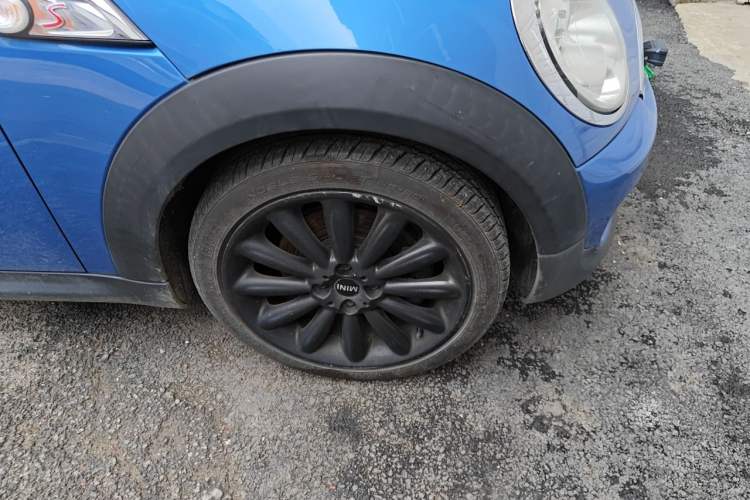 Used MINI Clubman 2011 1.6T COOPER S Right Front Wheel Hub