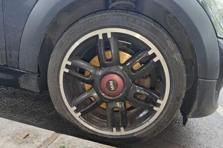 Used MINI Clubman 2011 1.6T COOPER S Hampton Right Front Wheel Hub