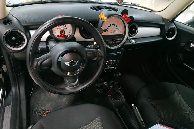 Used MINI Clubman 2011 1.6L ONE Center Console