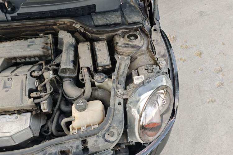 Used MINI Clubman 2011 1.6L ONE Engine Bay Left