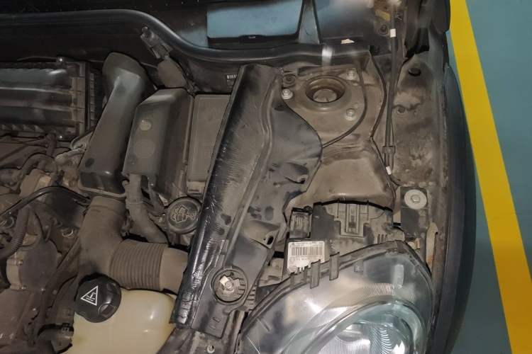 Used MINI Clubman 2011 1.6L COOPER Fun Engine Bay Left