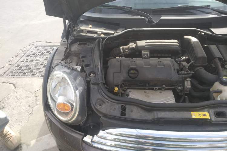Used MINI Clubman 2011 1.6L ONE Engine Bay Right