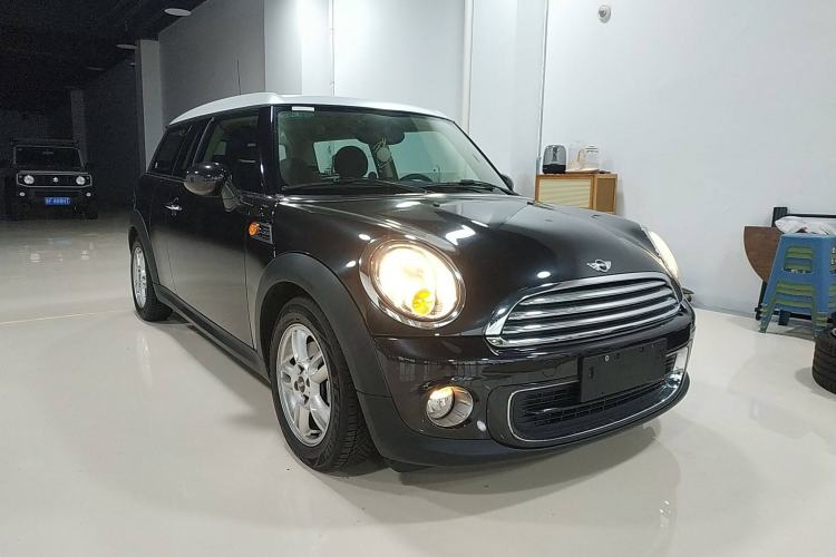 Used MINI Clubman 2011 1.6L ONE Front Right 45 Deg