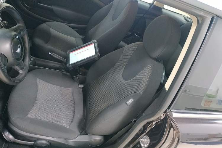 Used MINI Clubman 2011 1.6L ONE Left Front Seat
