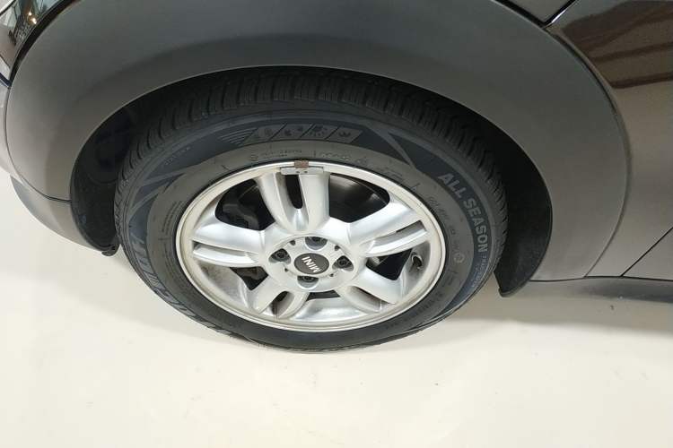 Used MINI Clubman 2011 1.6L ONE Left Front Wheel Hub