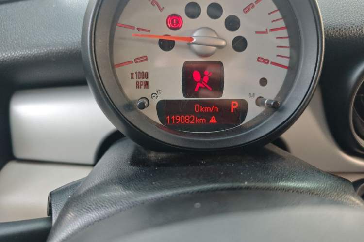 Used MINI Clubman 2011 1.6L ONE Odometer Close Up
