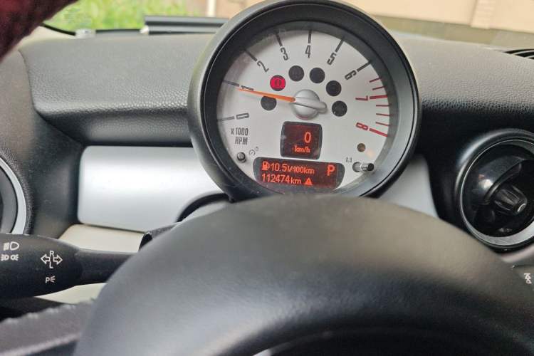 Used MINI Clubman 2011 1.6L ONE Odometer Close Up