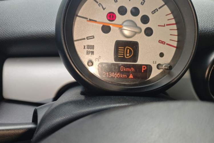Used MINI Clubman 2011 1.6L COOPER Fun Odometer Close Up