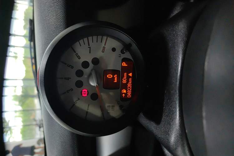 Used MINI Clubman 2011 1.6L ONE Odometer Close Up