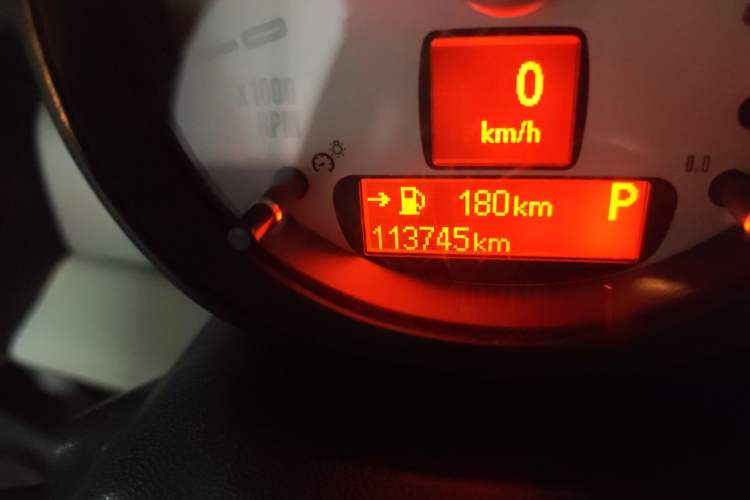 Used MINI Clubman 2011 1.6L COOPER Fun Odometer Close Up