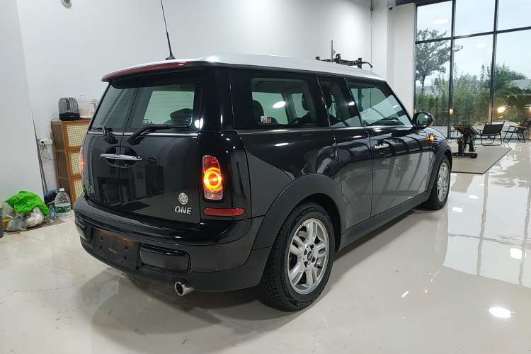 Used MINI Clubman 2011 1.6L ONE Rear Right 45 Deg