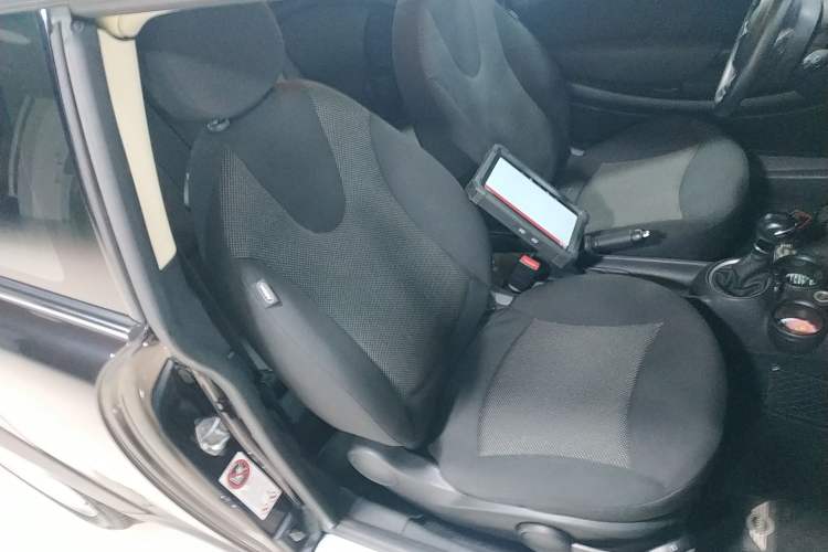 Used MINI Clubman 2011 1.6L ONE Right Front Seat