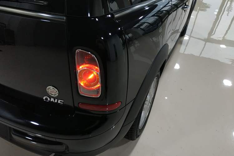 Used MINI Clubman 2011 1.6L ONE Right Rear Taillight