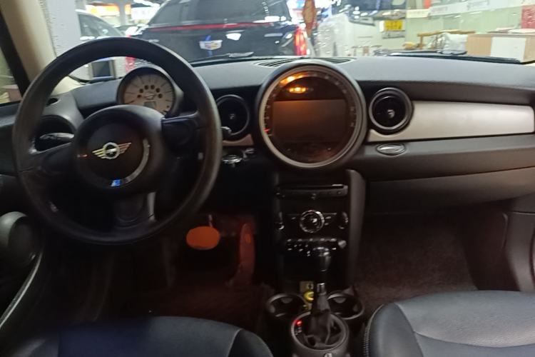 Used MINI Clubman 2011 1.6L ONE Center Console
